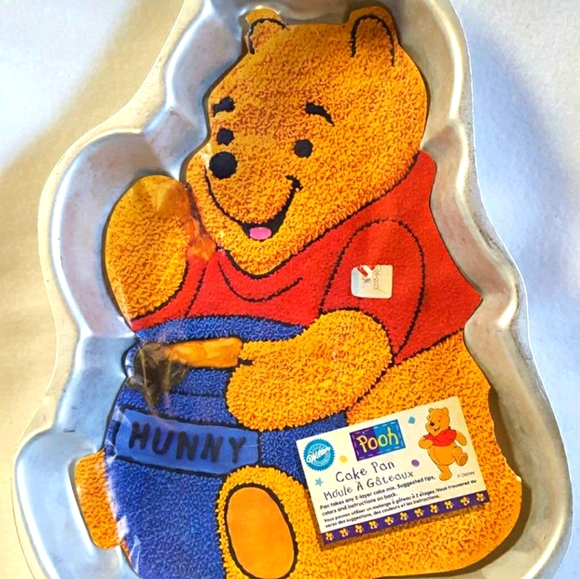 Winnie the Pooh cake pan UIGC